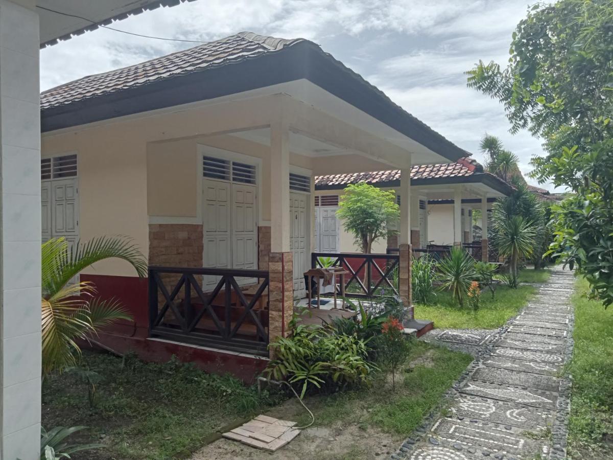 Homestay Lucu 2 길리트라왕안 외부 사진